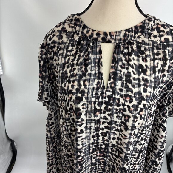 Torrid Womens Blouse Leopard Print Keyhole Short Sleeve Plus Size 4X - Picture 2 of 7